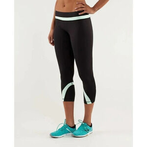 LULULEMON | INSPIRE CROP MINT  POLKA DOT LUXTREME